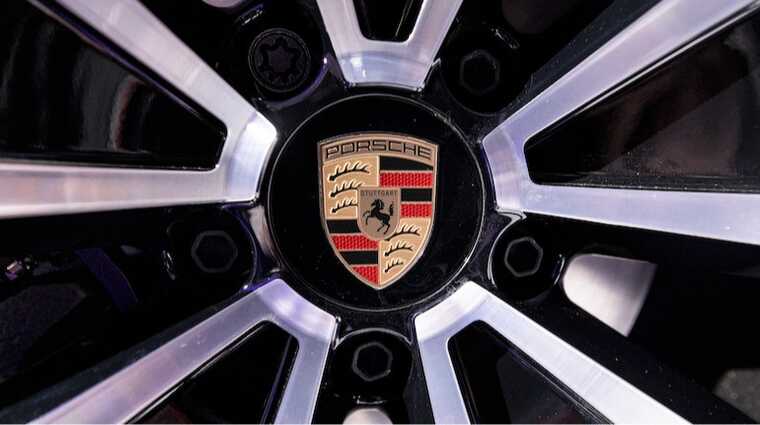 Porsche снижает целевой показатель рентабельности из-за экономических трудностей